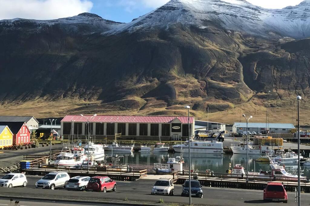 House With A Warm Soul In North Iceland Siglufjordur Екстериор снимка