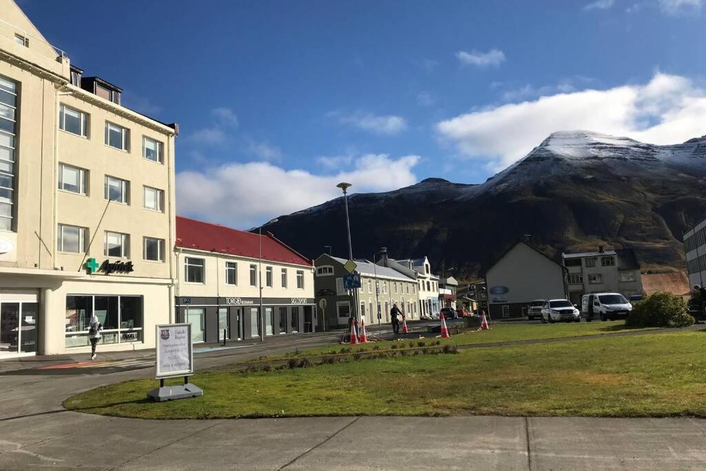 House With A Warm Soul In North Iceland Siglufjordur Екстериор снимка