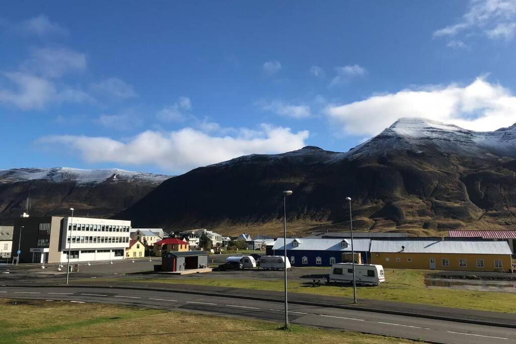 House With A Warm Soul In North Iceland Siglufjordur Екстериор снимка