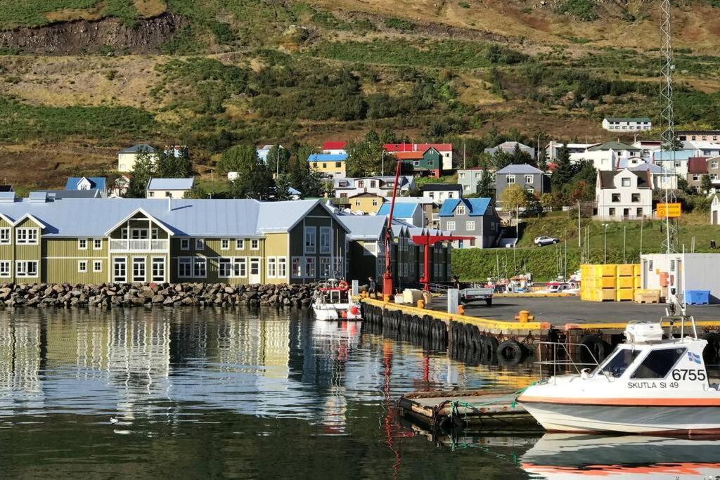 House With A Warm Soul In North Iceland Siglufjordur Екстериор снимка