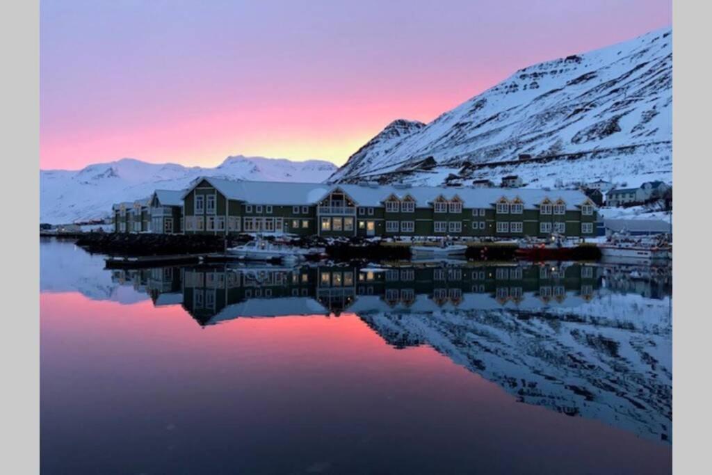 House With A Warm Soul In North Iceland Siglufjordur Екстериор снимка