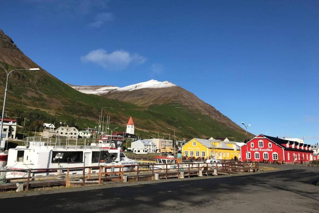 House With A Warm Soul In North Iceland Siglufjordur Екстериор снимка