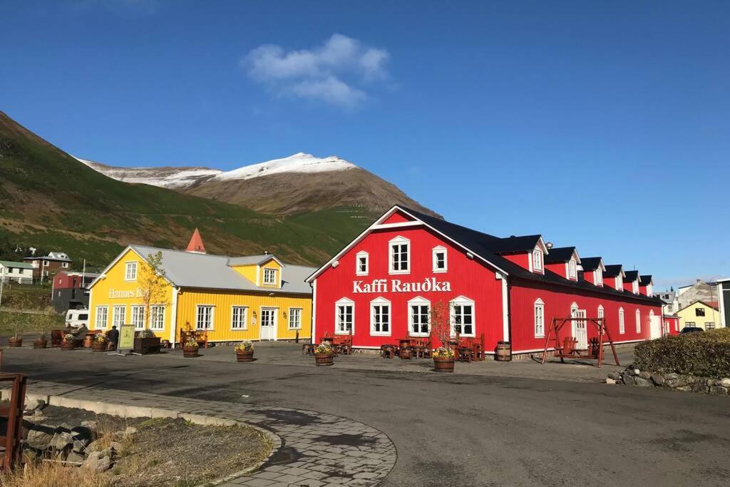 House With A Warm Soul In North Iceland Siglufjordur Екстериор снимка